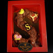 Afbeelding van Sintpakket  Zwijgend Pietje met Handgespoten Chocolade letter 24,72 excl. b.t.w.   (26,95 incl. b.t.w. )